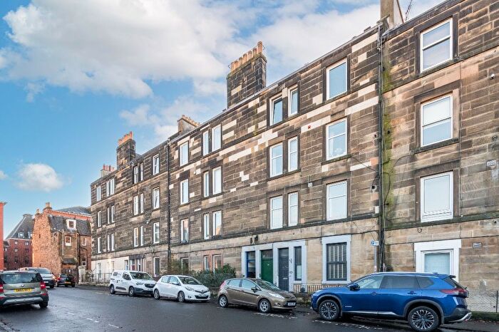 1 Bedroom Flat To Rent In Moat Street, Slateford, Edinburgh, EH14