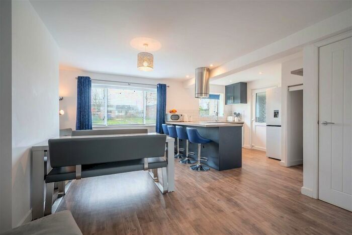 3 Bedroom Semi-Detached House For Sale In Oxford Road, Kirtlington, Oxfordshire, OX5