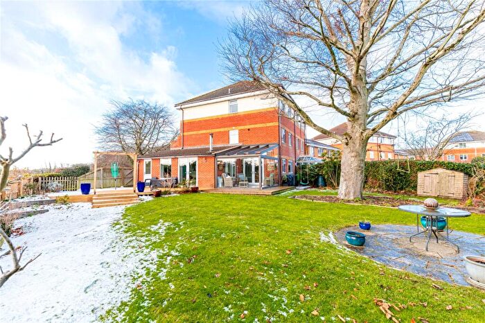 4 Bedroom Semi-Detached House For Sale In Willow Drive, Devizes, Wiltshire, SN10