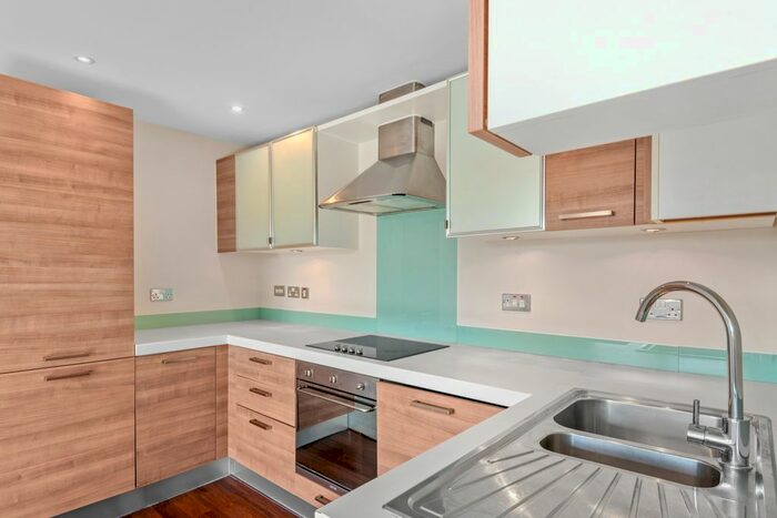1 Bedroom Flat For Sale In Church Street, Epsom, KT17