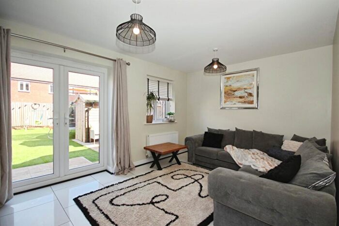 2 Bedroom Semi-Detached House For Sale In Upperfield Road, Warwick, CV34