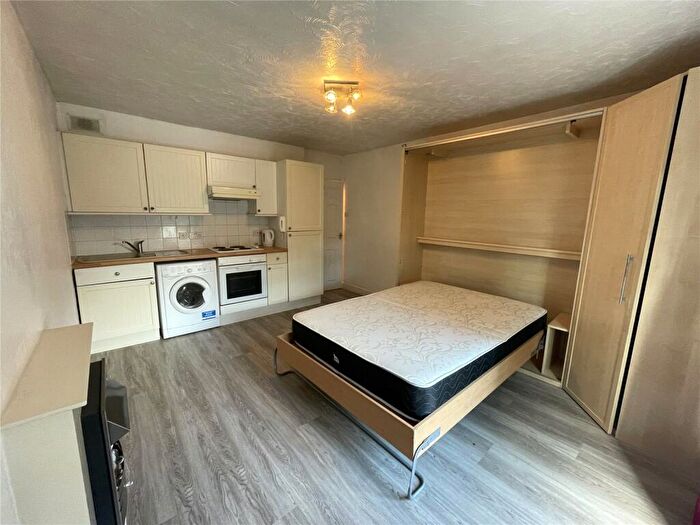 Studio To Rent In Tavistock Court, Nottingham, Nottinghamshire, NG5