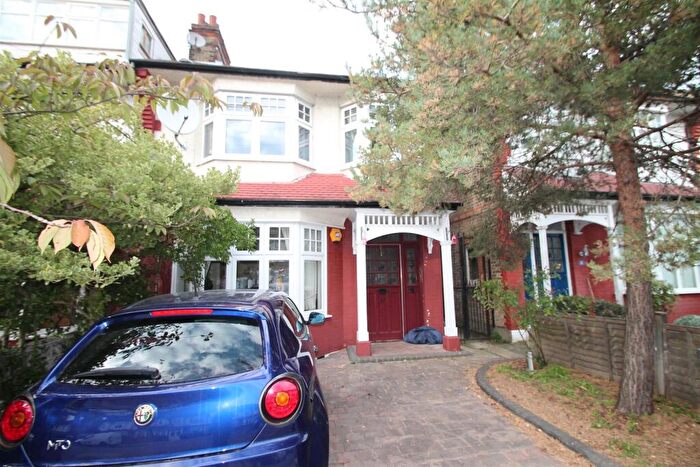 4 Bedroom End Of Terrace House To Rent In Hamilton Crescent, Palmers Green, London, N13