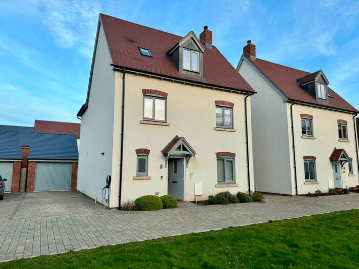 5 Bedroom Town House For Sale In Garnstone Drive, Weobley, Hereford, HR4
