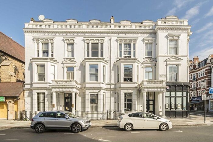 1 Bedroom Flat To Rent In Castletown Road, London, W14