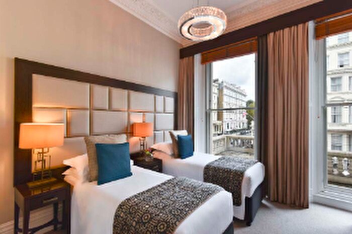 3 Bedroom Flat To Rent In Stanhope Gardens, London, SW7