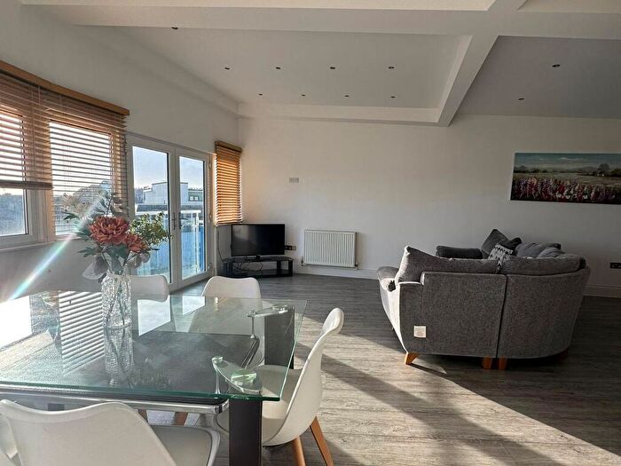 4 Bedroom House To Rent In Cliff Road, PL1