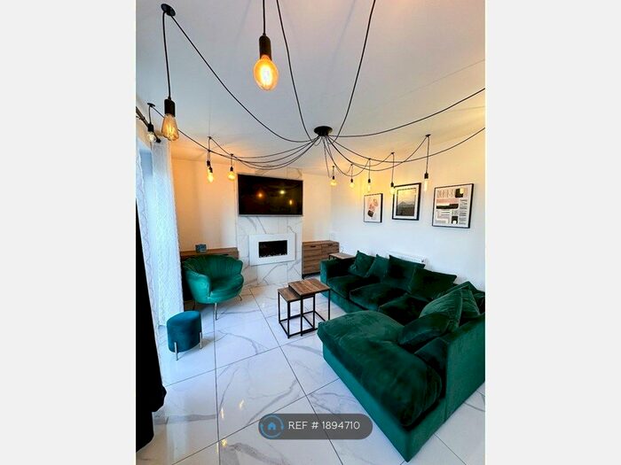 2 Bedroom Flat To Rent In Hammond House, Coventry, CV6