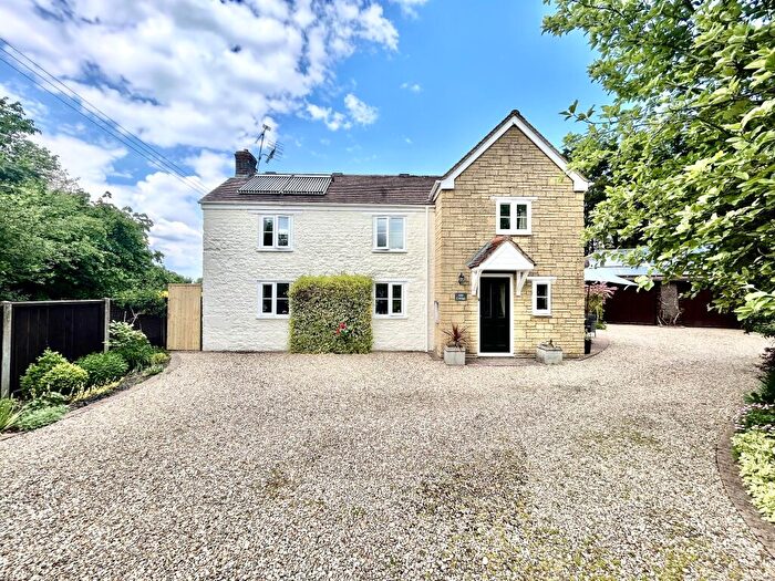 3 Bedroom Detached House For Sale In Mill Cottage, Colesbrook, SP8