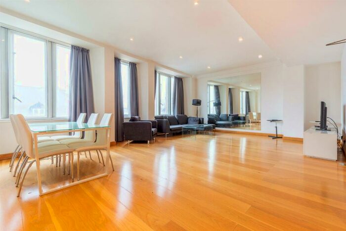 2 Bedroom Apartment To Rent In Grainger Street, City Centre, NE1