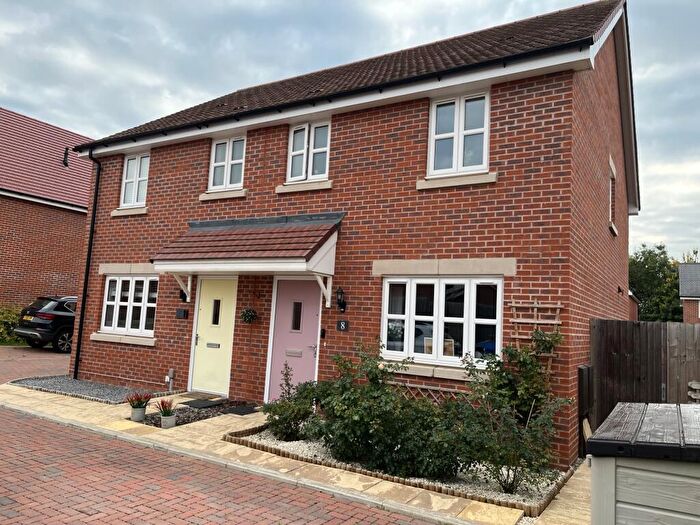 3 Bedroom Semi-Detached House For Sale In King Close, Chalgrove, Oxford, OX44