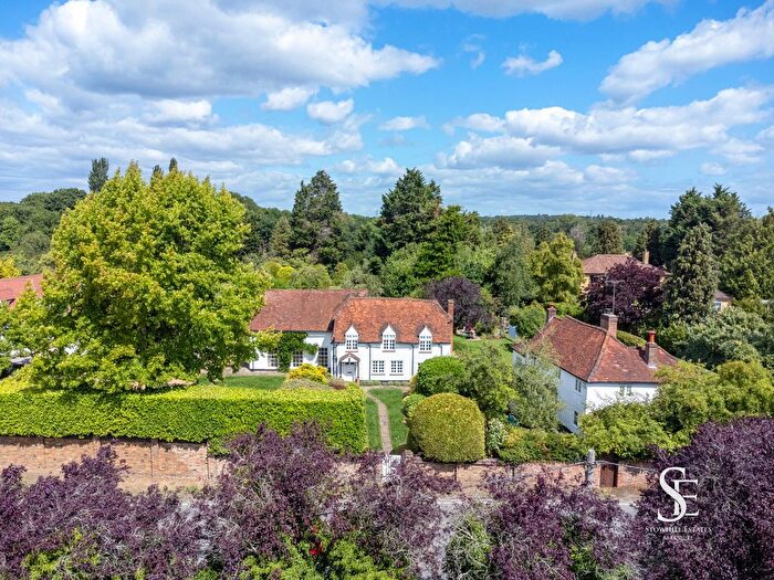4 Bedroom Detached House For Sale In Bagshot Road, Chobham, GU24