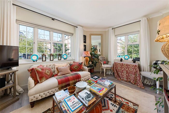 2 Bedroom Flat For Sale In Whiteheads Grove, London, SW3