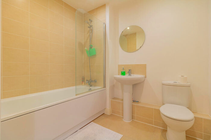 2 Bedroom Flat To Rent In Colebrook House, Ashville Way, Wokingham, RG41