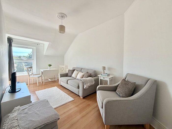 1 Bedroom Flat For Sale In Bournemouth Road, BH14