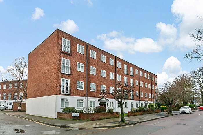 2 Bedroom Flat For Sale In Stanmore Road, Richmond, TW9