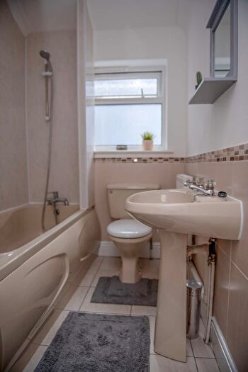 5 Bedroom Terraced House To Rent In St. Helens Avenue, Swansea, SA1