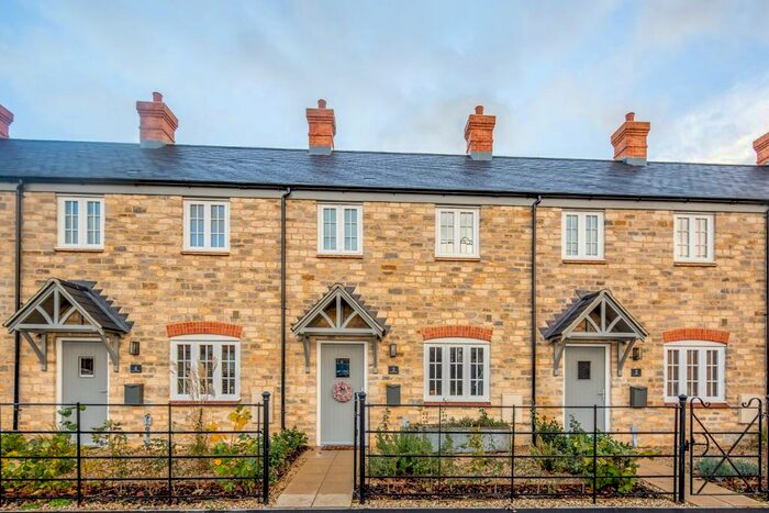 2 Bedroom Terraced House To Rent In Leonard Meadow, OX27