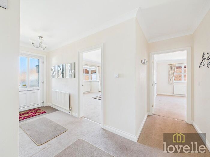 3 Bedroom Detached Bungalow For Sale In Campling Way, Trusthorpe, LN12