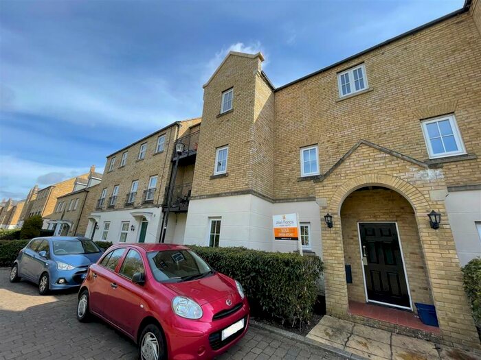 2 Bedroom Apartment To Rent In Tenby Grove, Kingsmead, Milton Keynes, MK4