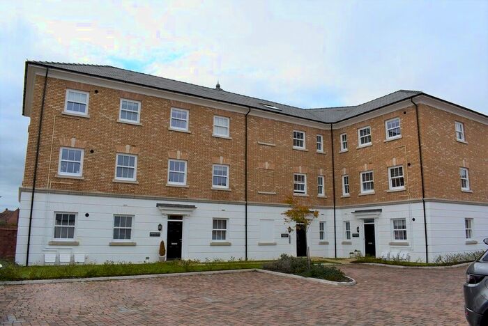3 Bedroom Flat To Rent In Shepherd Court, Yeovil, BA21