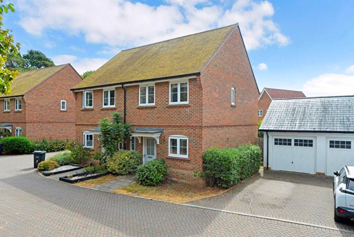 2 Bedroom Property For Sale In Sycamore Road, Cranleigh, GU6