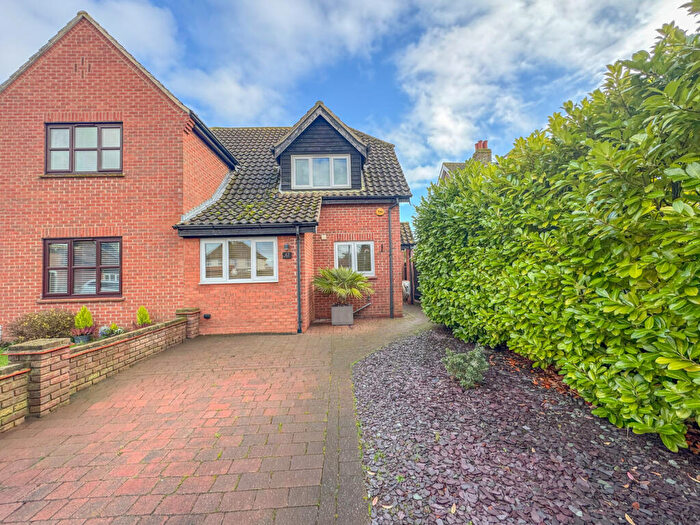 2 Bedroom Semi Detached House For Sale In Ashtree Court, Stambridge, SS4