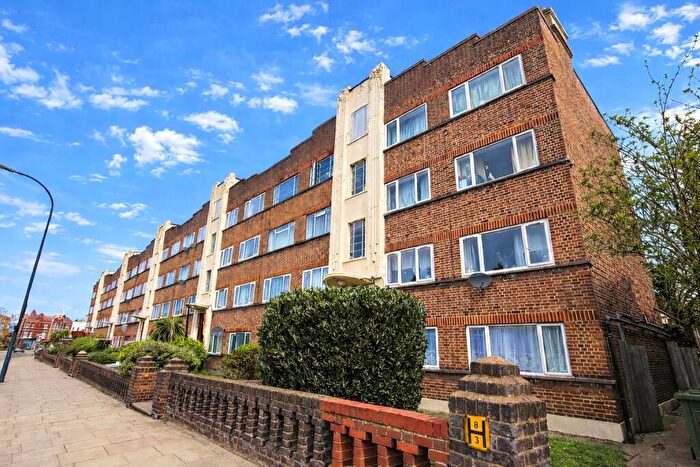 2 Bedroom Flat For Sale In Lee High Road, London, SE13