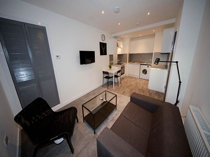 2 Bedroom Detached House To Rent In Hilltown, Dundee, DD3