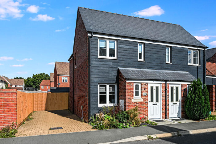 2 Bedroom Semi-Detached House For Sale In Foxglove Avenue, Chelmsford, CM1