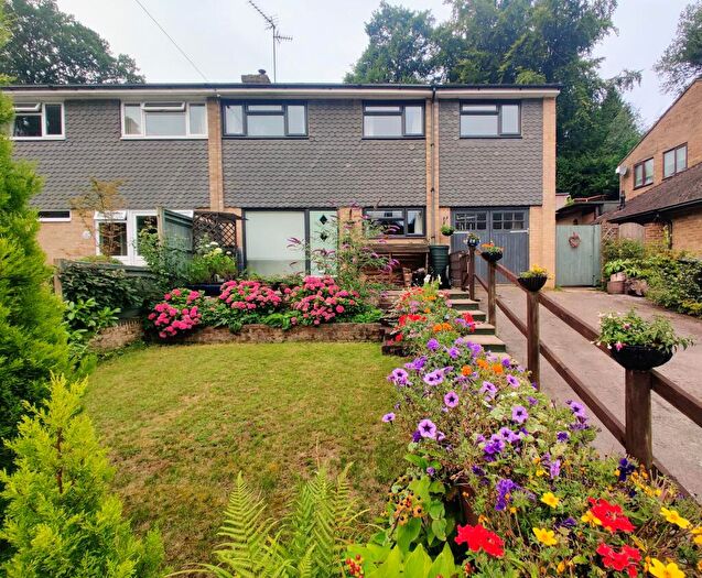 4 Bedroom Semi-Detached House For Sale In Clovelly Drive, Hindhead, GU26