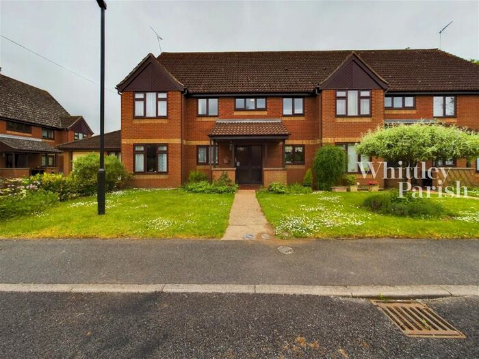 2 Bedroom Flat For Sale In Parkside Court, Diss, IP22