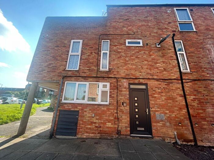 4 Bedroom House To Rent In Laindon, Basildon, SS15