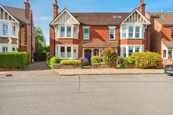 4 Bedroom Semi-Detached House For Sale In Beverley Crescent, Bedford, MK40