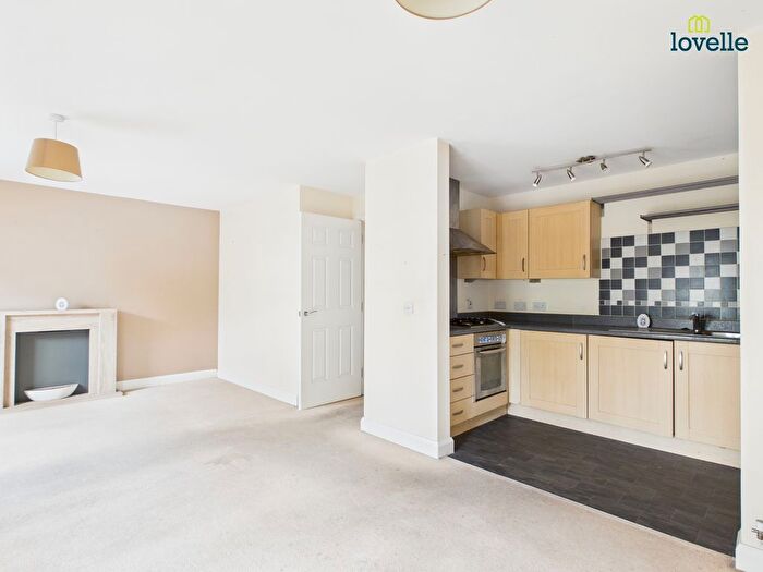 2 Bedroom Flat For Sale In Allenby Close, Lincoln, LN3