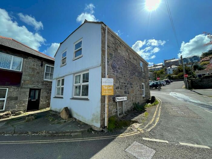2 Bedroom Flat To Rent In Newlyn, Penzance, Cornwall, TR18