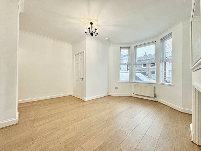 1 Bedroom Flat To Rent In York Street, Broadstairs, Kent, CT10
