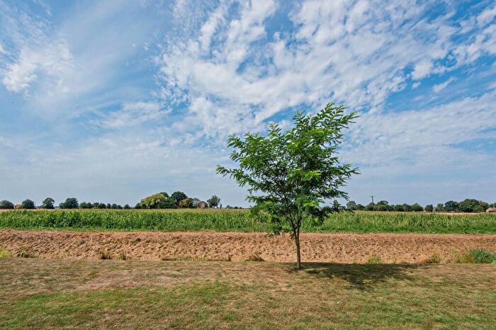 4 Bedroom Detached House For Sale In Carpenters Mews, Newborough, Peterborough, PE6