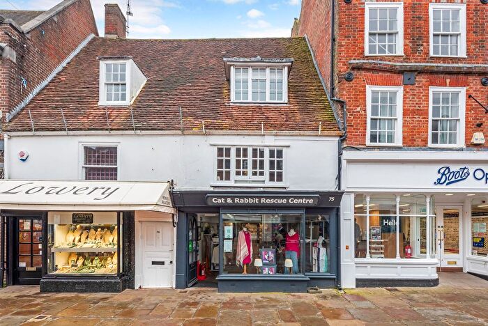 2 Bedroom Flat For Sale In North Street, Chichester, PO19
