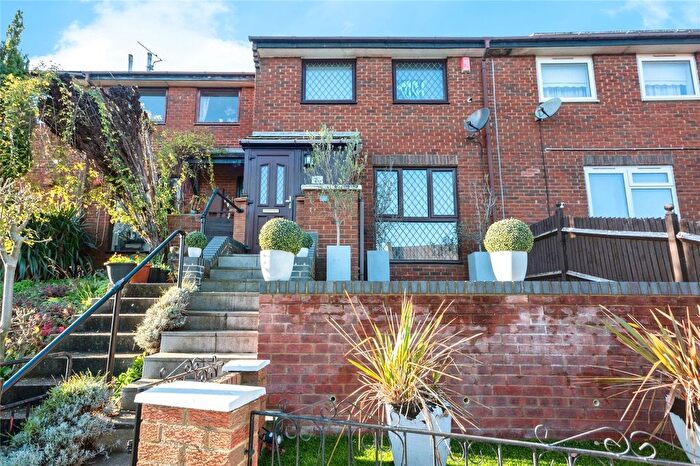 3 Bedroom Terraced House For Sale In Nansen Road, Gravesend, Kent, DA12