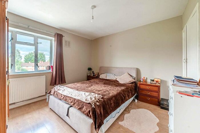 2 Bedroom Flat To Rent In Southcote Rise, Ruislip, HA4