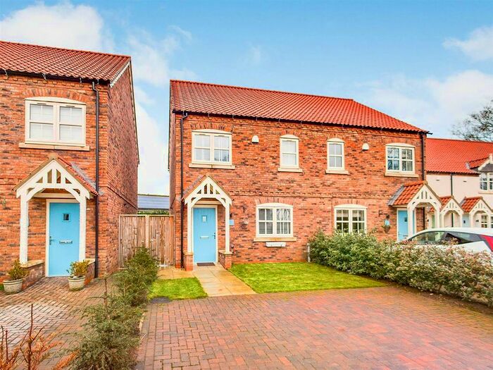 3 Bedroom Semi-Detached House For Sale In Burton Fields, New Road, Brandesburton, YO25