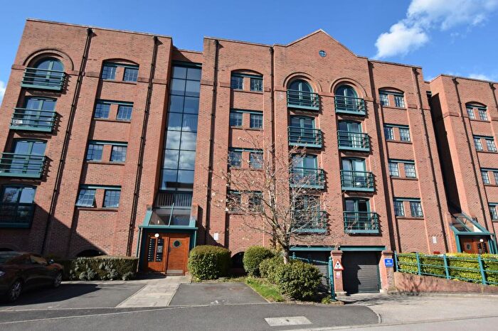 2 Bedroom Flat To Rent In Hoole Lane, Chester, CH2