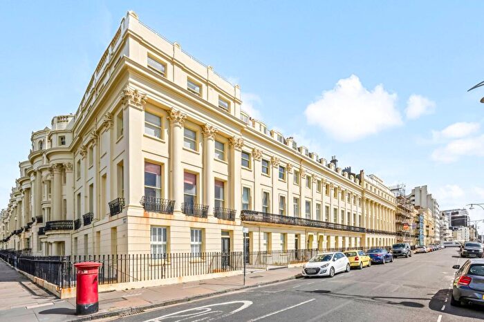 2 Bedroom Flat For Sale In Brunswick Terrace, Hove, BN3