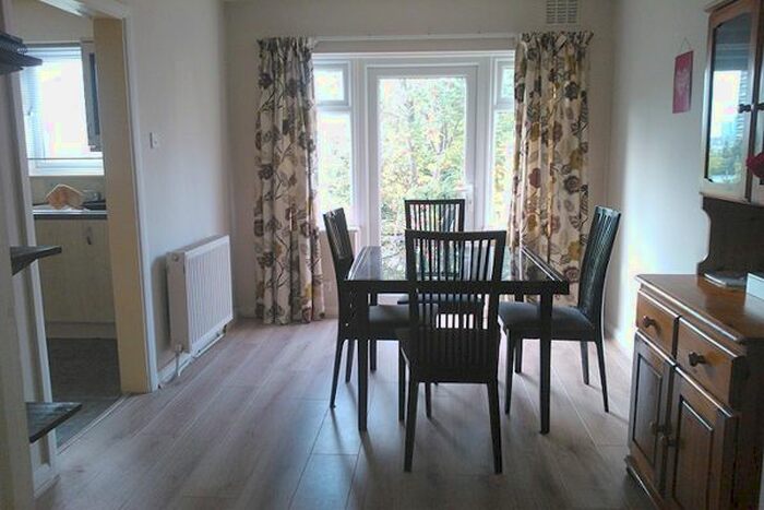 3 Bedroom Semi-Detached House To Rent In Pound Park, Charlton SE7