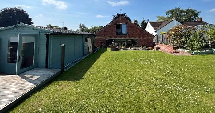 1 Bedroom Chalet To Rent In Chelford Road, Macclesfield, Cheshire, SK10