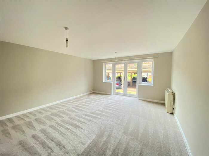 1 Bedroom Flat To Rent In Tuscany Gardens, Crawley, West Sussex, RH10