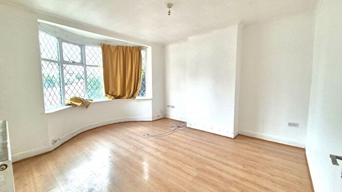 3 Bedroom Semi-Detached House To Rent In Candover Close, Harmondsworth, UB7