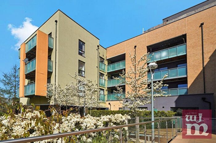 2 Bedroom Flat To Rent In Chigwell Road, South Woodford, E18