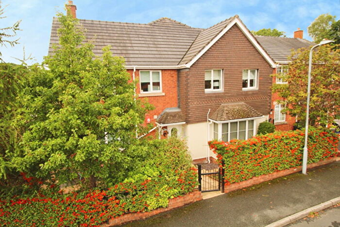 2 Bedroom Flat For Sale In Swan Close, Blakedown, Kidderminster, DY10